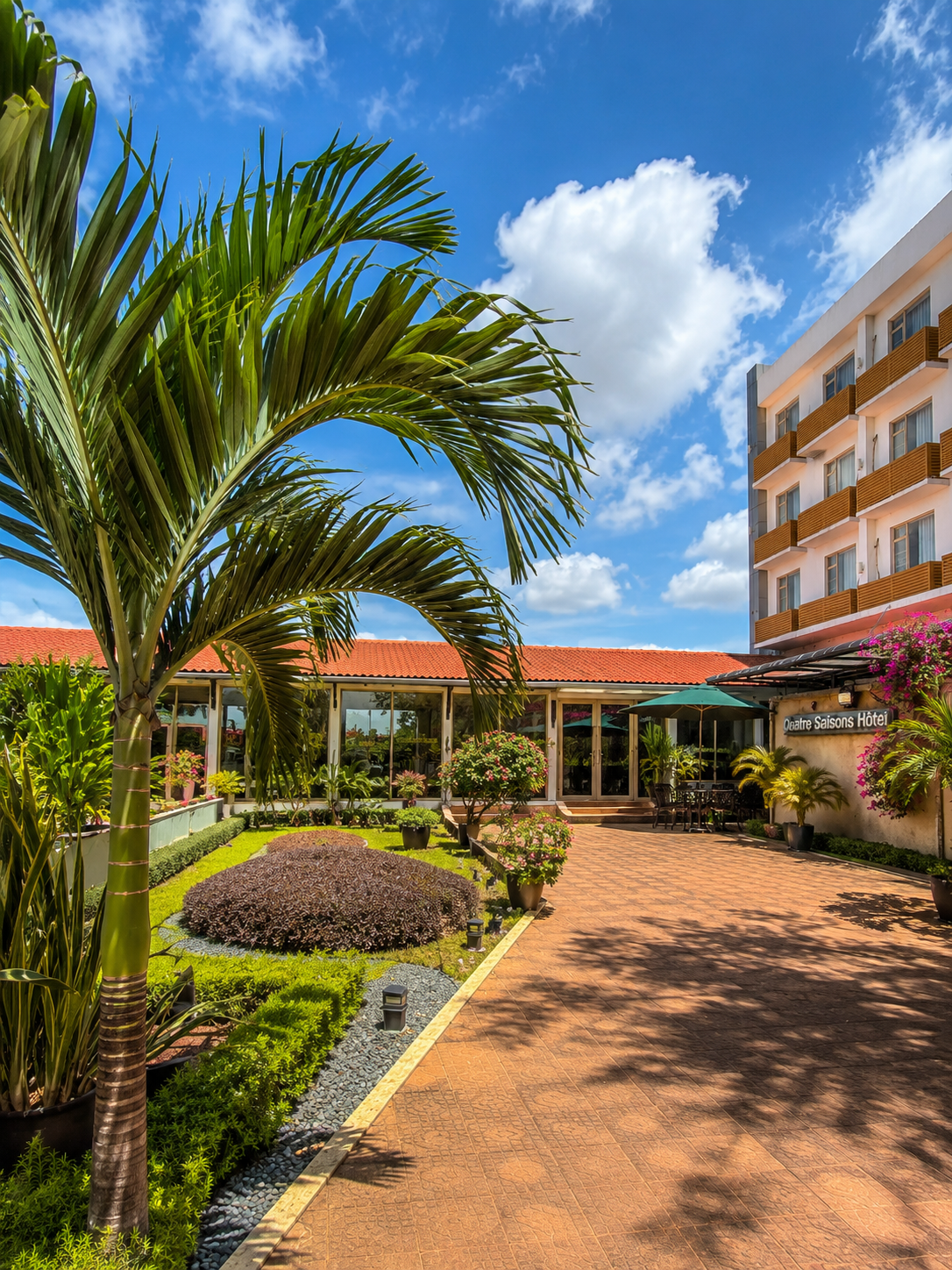 Quatre Saisons Hôtel