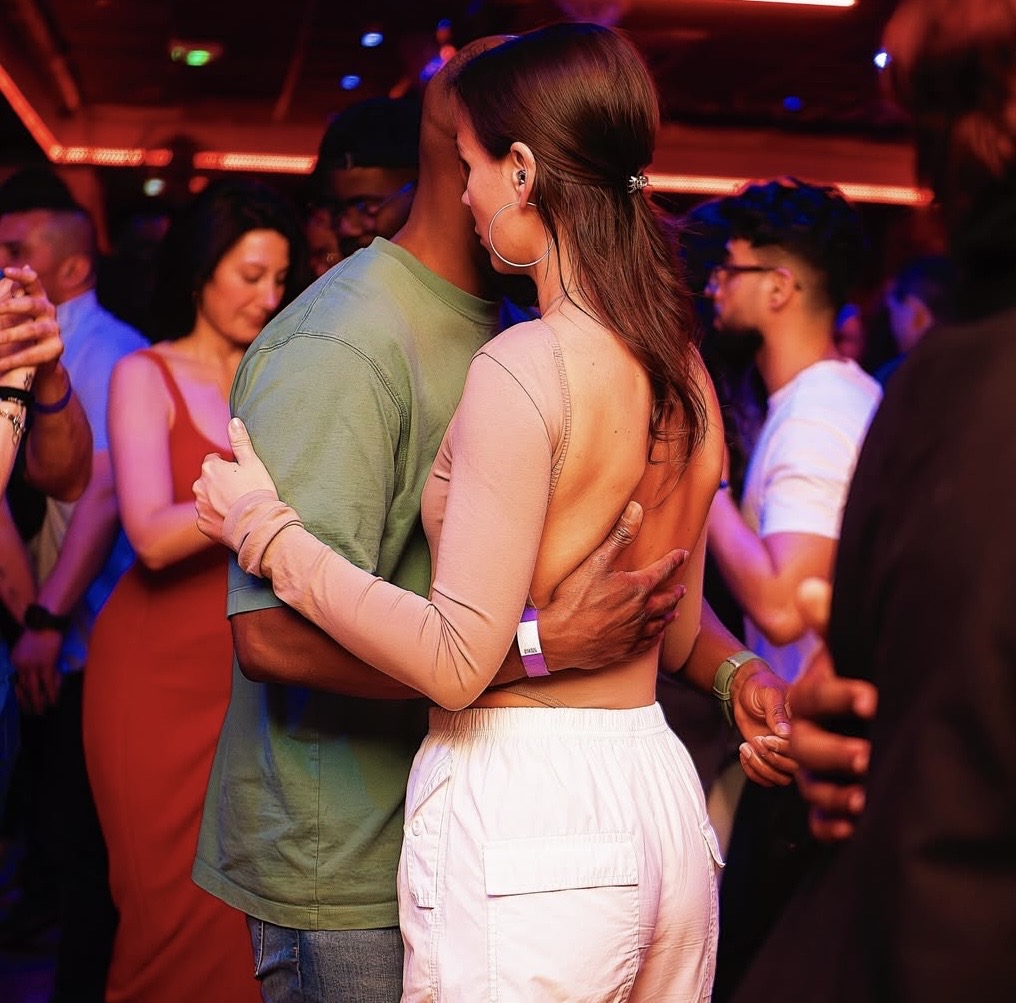 Ambiance kizomba en soirée
